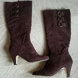 Bella Vita Brown Suede boots